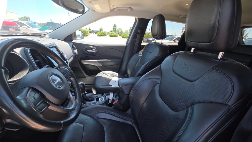 Used 2019 Jeep Cherokee Limited AWD/4WD image 11