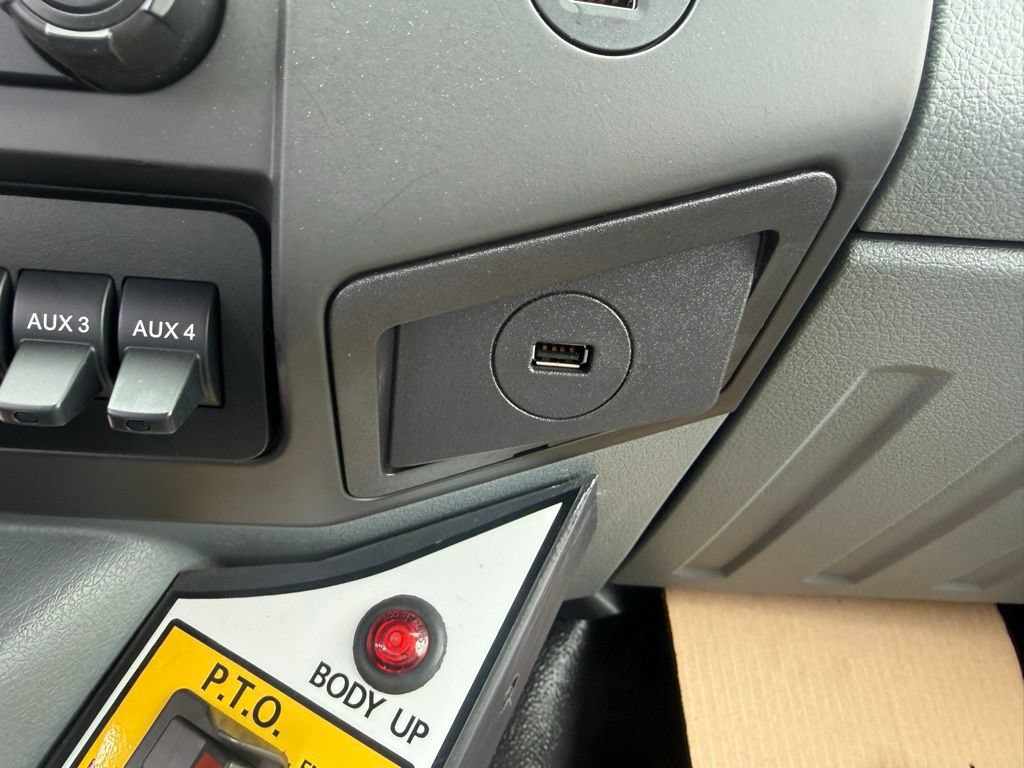 New 2025 Ford F750 2WD Regular Cab Super Duty image 31