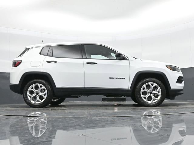 Used 2025 Jeep Compass Sport image 42