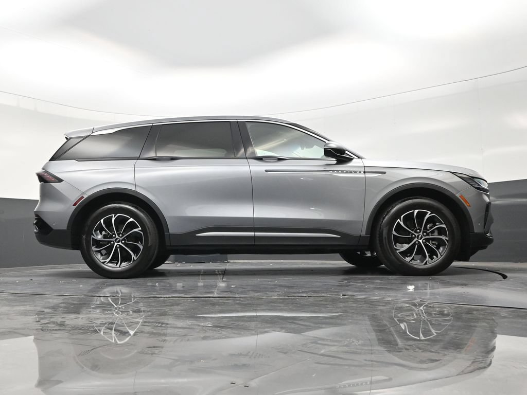 Used 2024 Lincoln Nautilus Premier AWD/4WD image 26