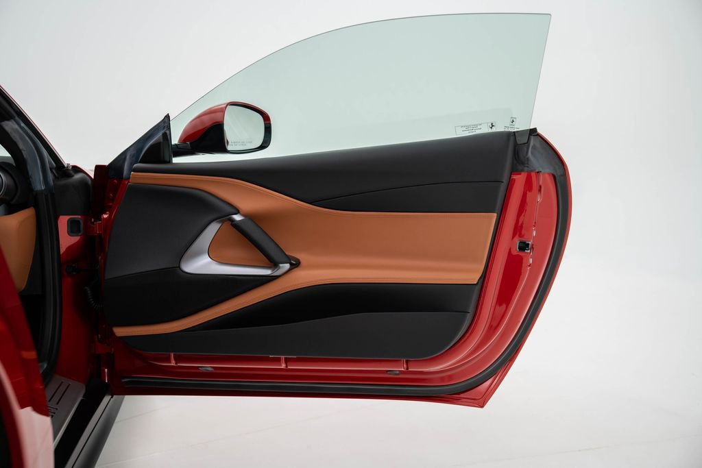 Used 2019 Ferrari 812 Superfast image 40