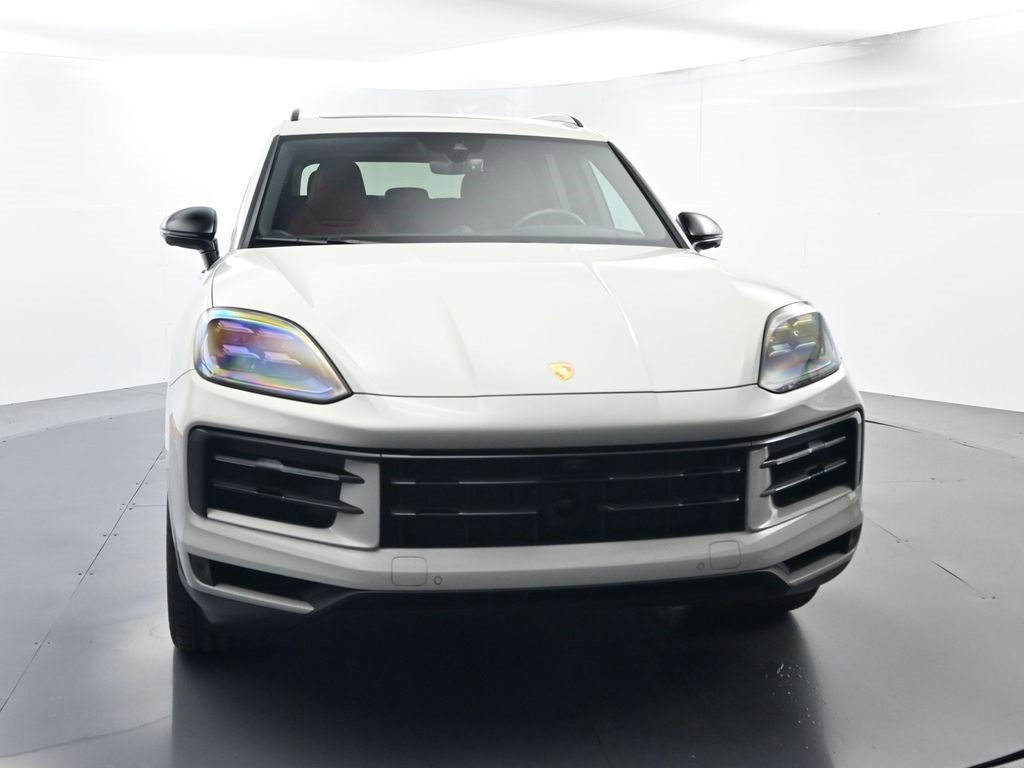 Used 2025 Porsche Cayenne S image 18