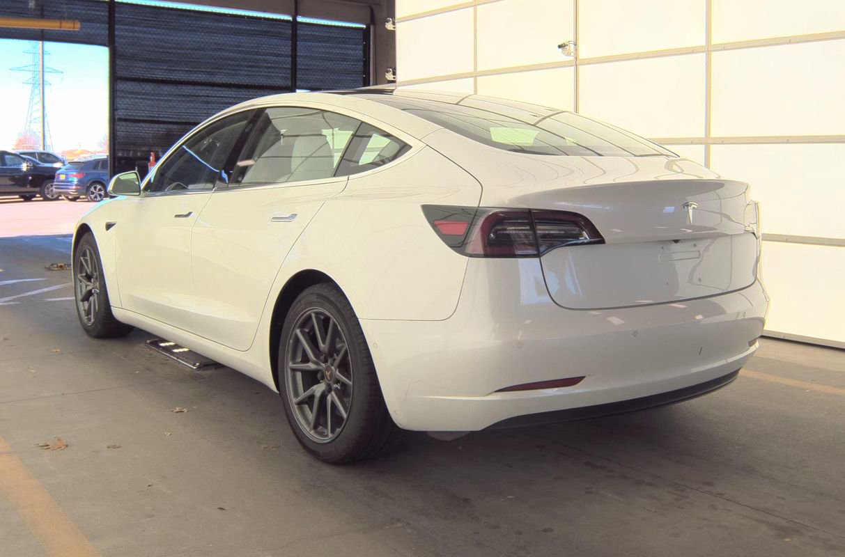 Used 2018 Tesla Model 3 Long Range image 4