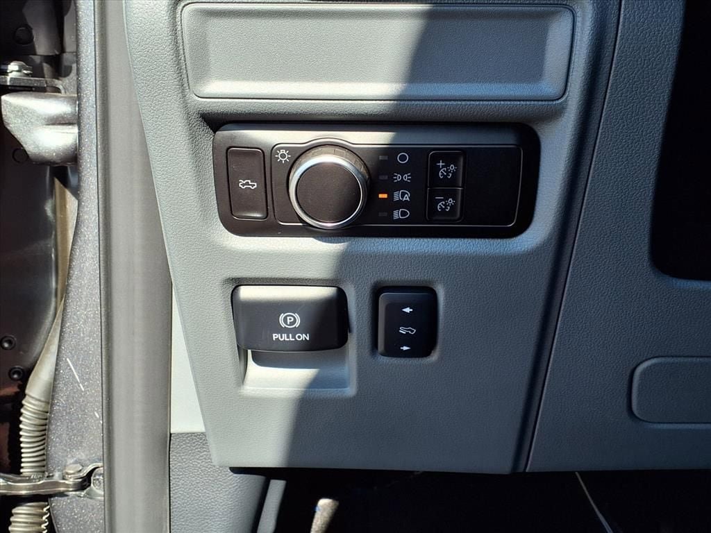 New 2025 Ford F150 Lightning Flash image 25
