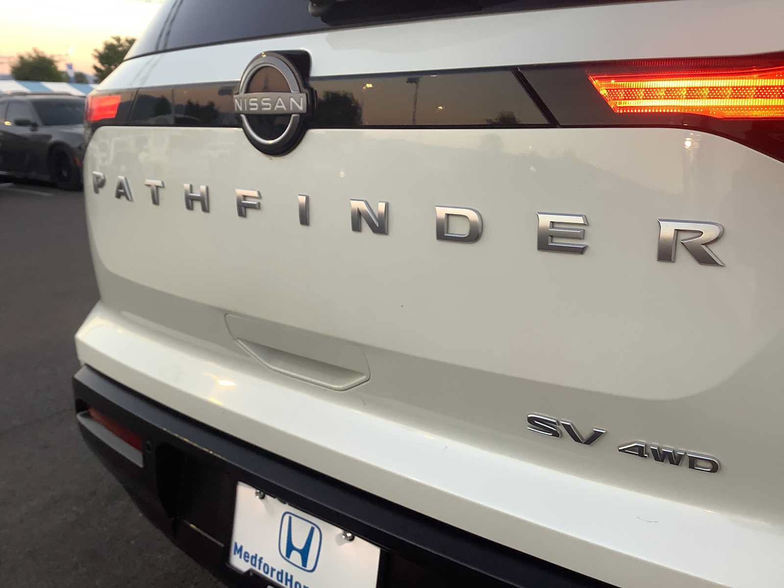 Used 2024 Nissan Pathfinder SV AWD/4WD image 6