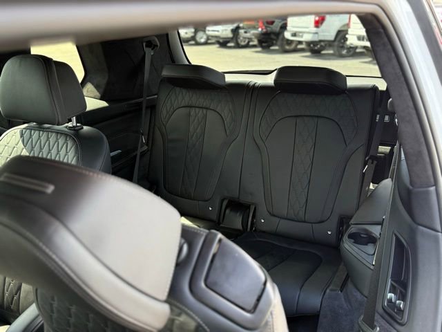 Used 2024 BMW ALPINA XB7 image 31