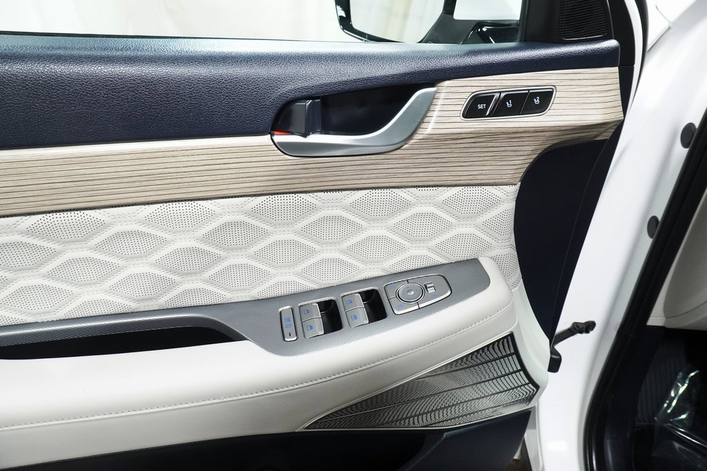 Used 2022 Hyundai Palisade Calligraphy image 29