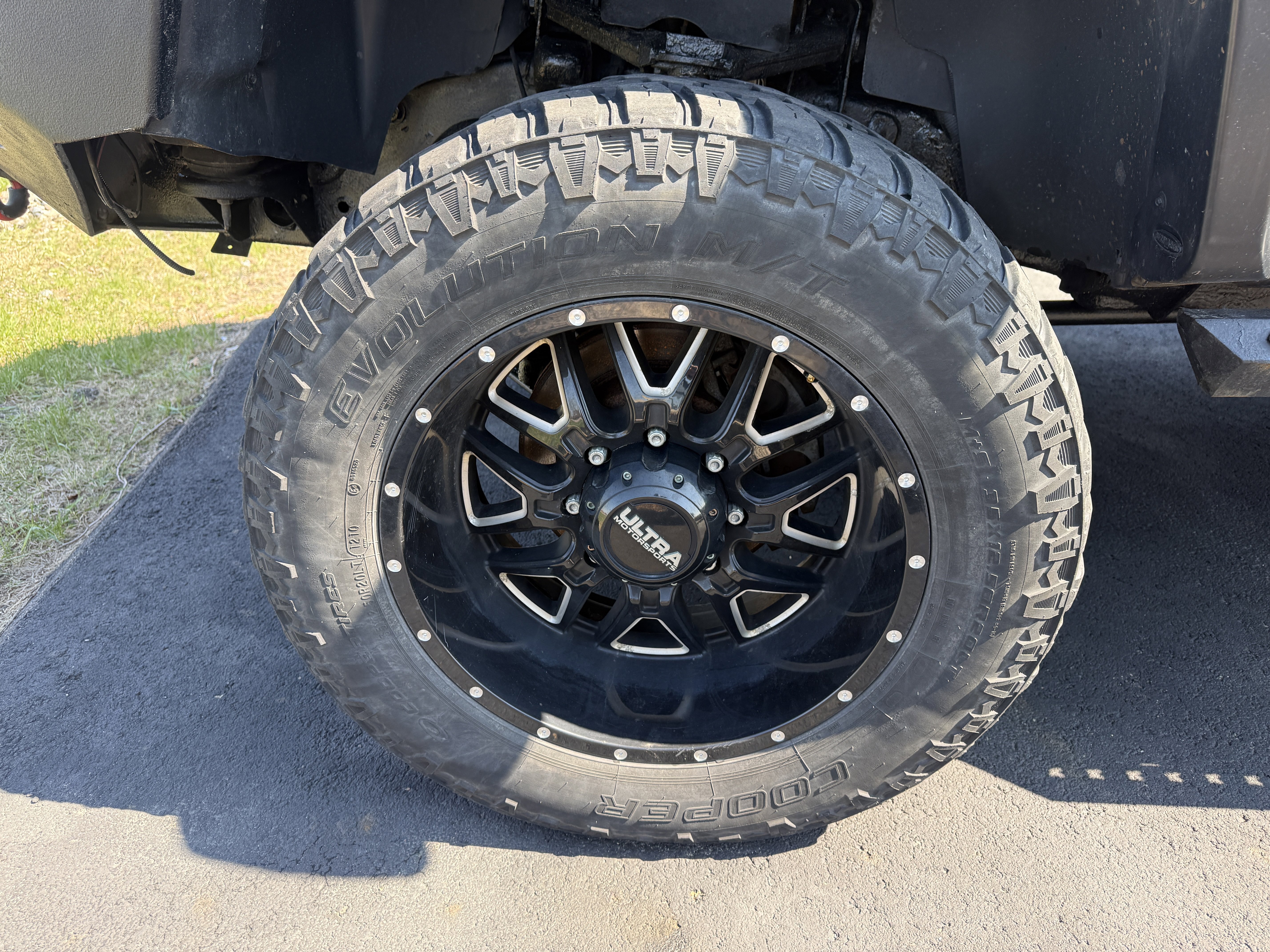 Used 2014 Chevrolet Silverado 2500 LT w/ Z71 Appearance Package AWD/4WD image 10