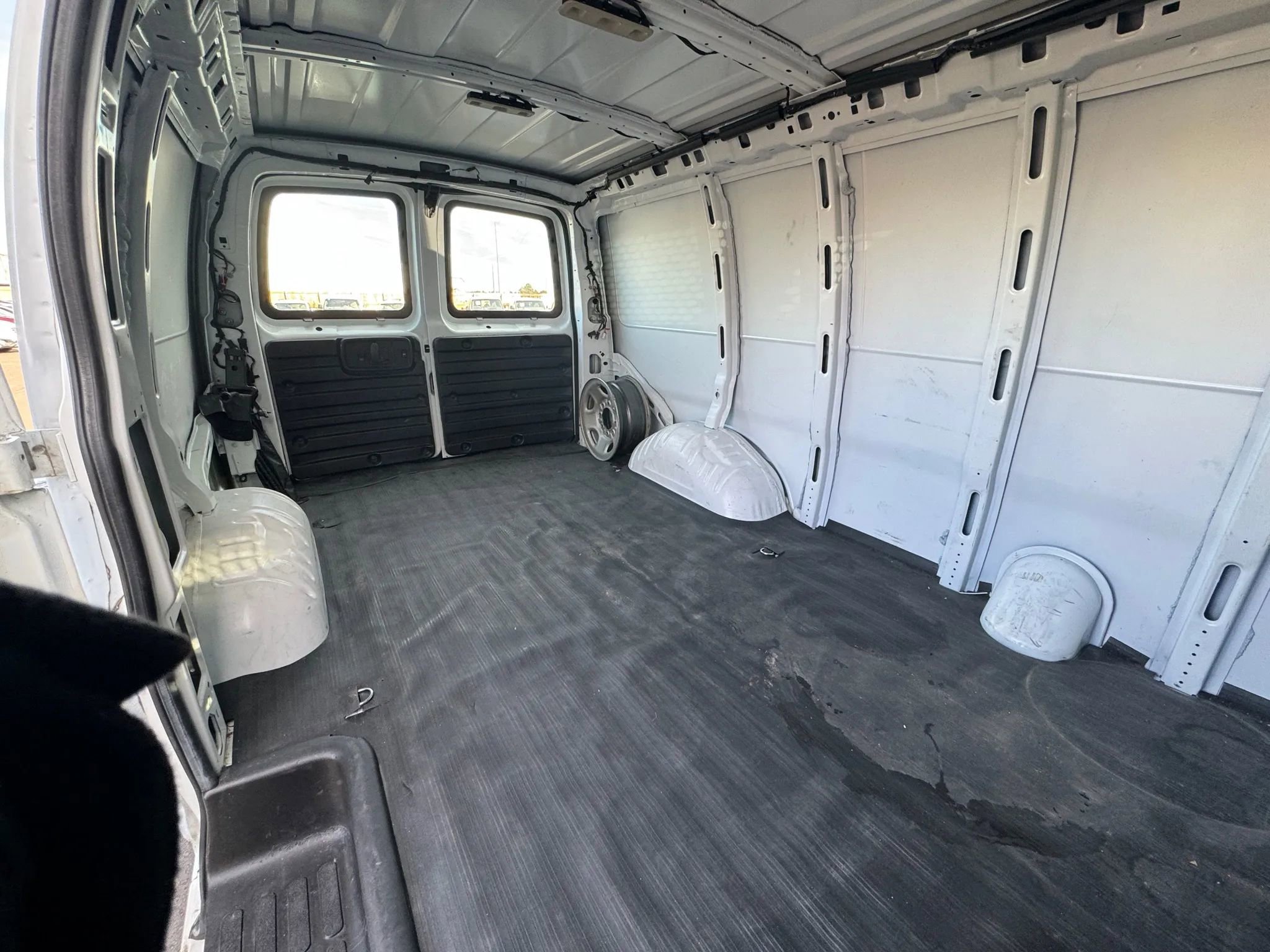 Used 2021 GMC Savana 2500 w/ Driver Convenience Package image 21