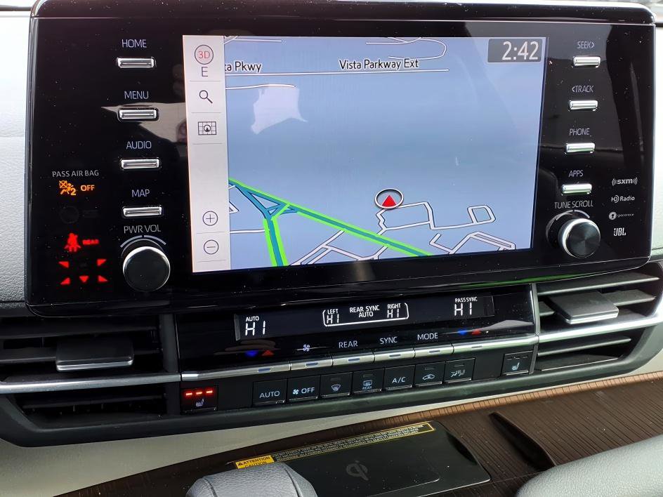 Certified 2022 Toyota Sienna XLE w/ XLE Plus Package image 17