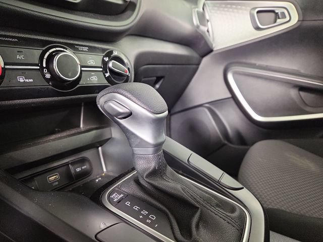 Certified 2025 Kia Soul LX w/ LX Technology Package FWD image 19