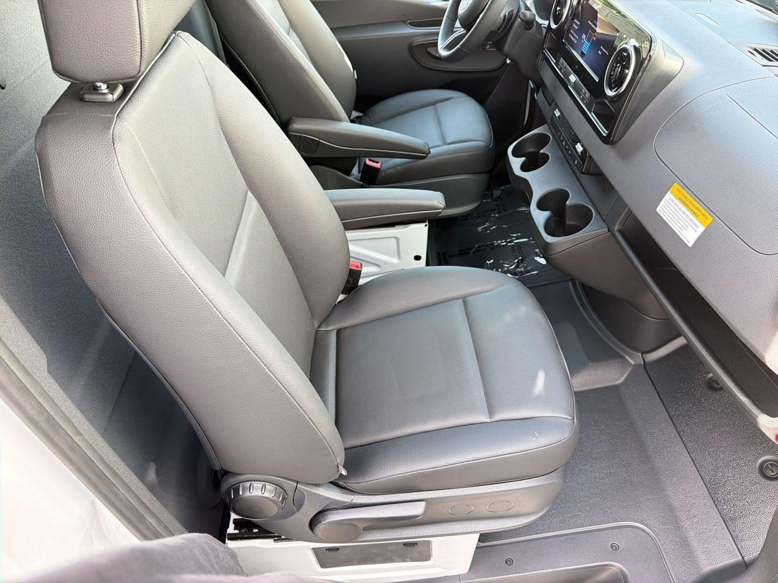 New 2025 Mercedes-Benz eSprinter 170 Cargo image 27
