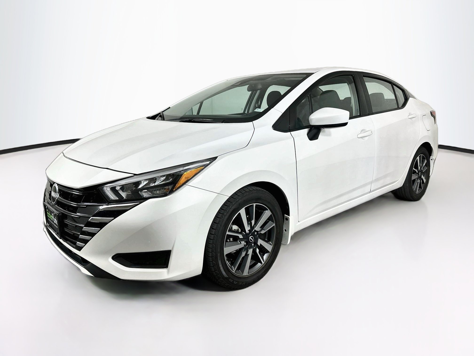 Used 2025 Nissan Versa SV w/ Trunk Package FWD image 3