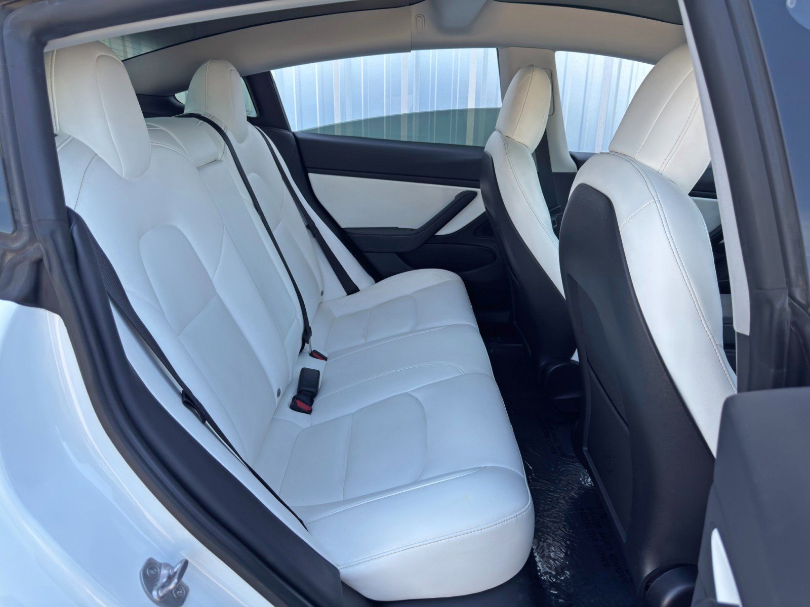 Used 2021 Tesla Model 3 Standard Range Plus image 40