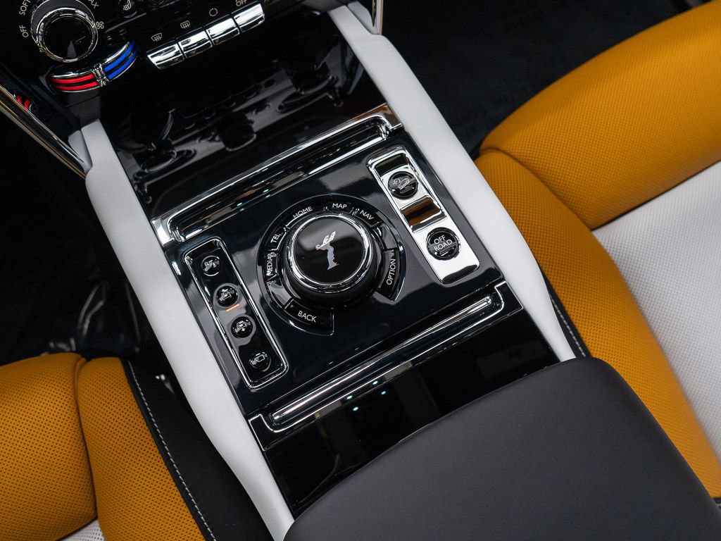 Certified 2026 Rolls-Royce Cullinan w/ Interior Detailing Package AWD/4WD image 40