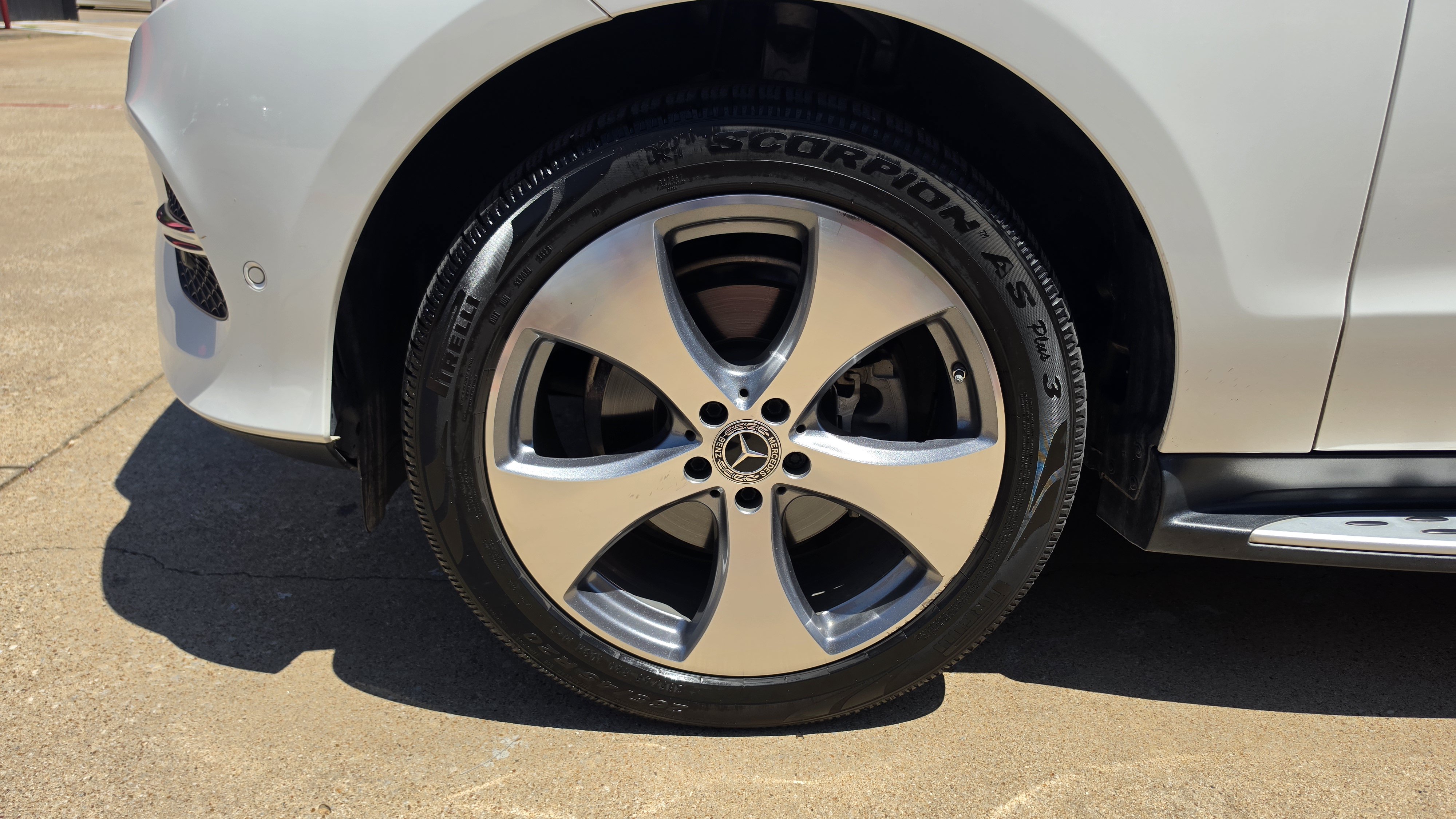 Used 2018 Mercedes-Benz GLE 350 w/ Premium 1 Package image 14