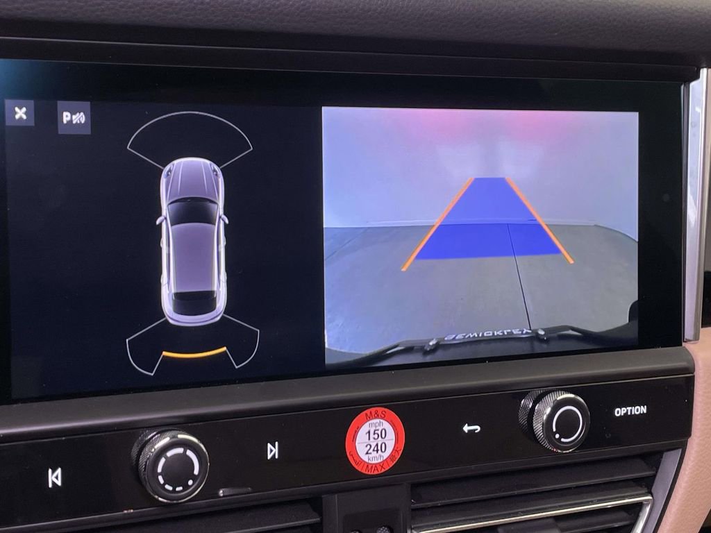 Certified 2025 Porsche Macan image 32