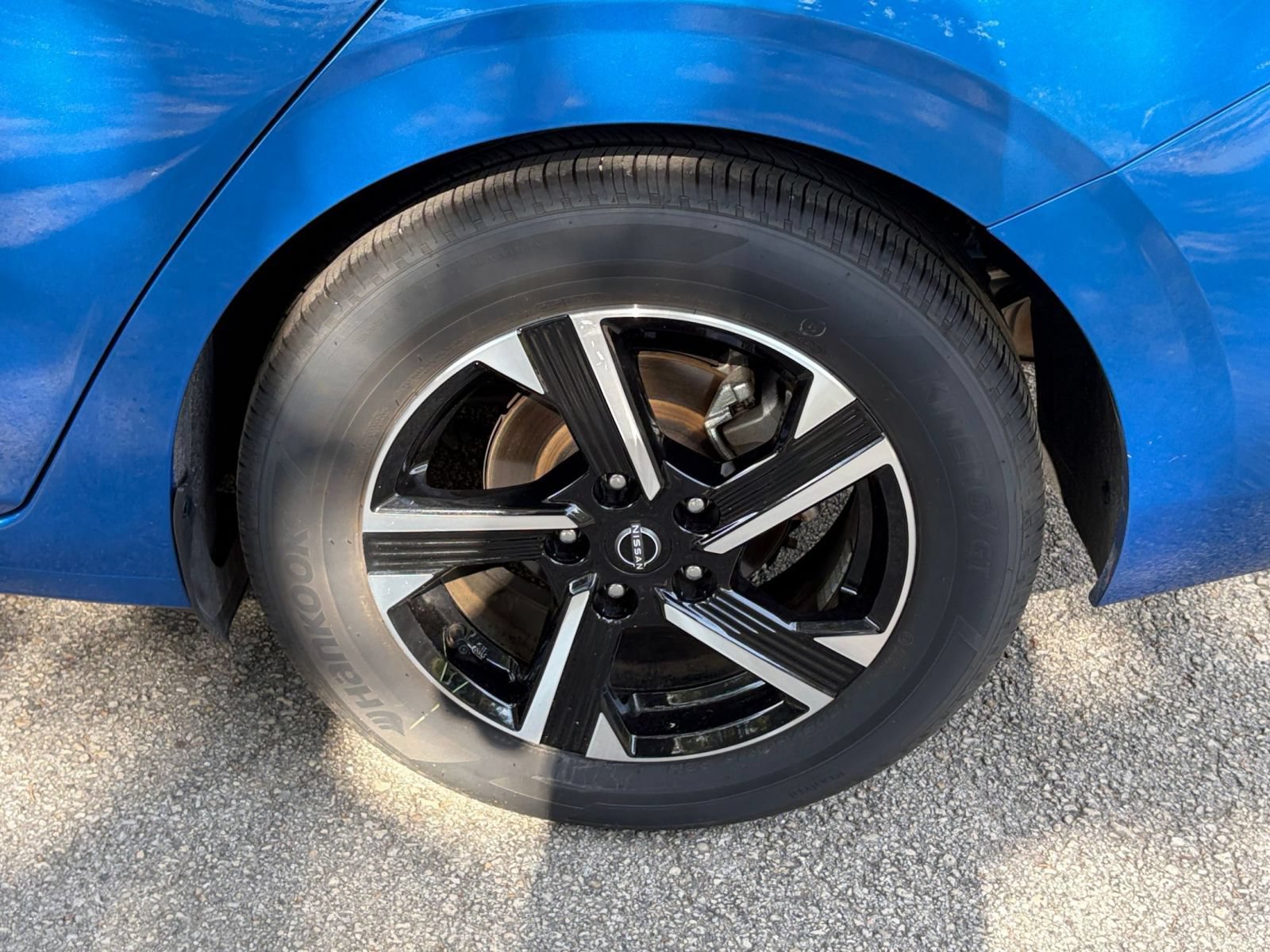 Used 2025 Nissan Sentra SV FWD image 28