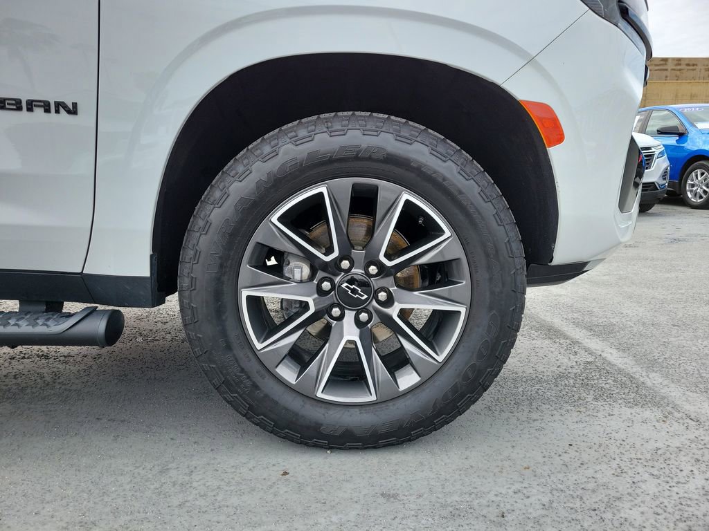 Used 2023 Chevrolet Suburban Z71 image 6