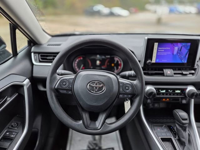 Used 2025 Toyota RAV4 LE image 21
