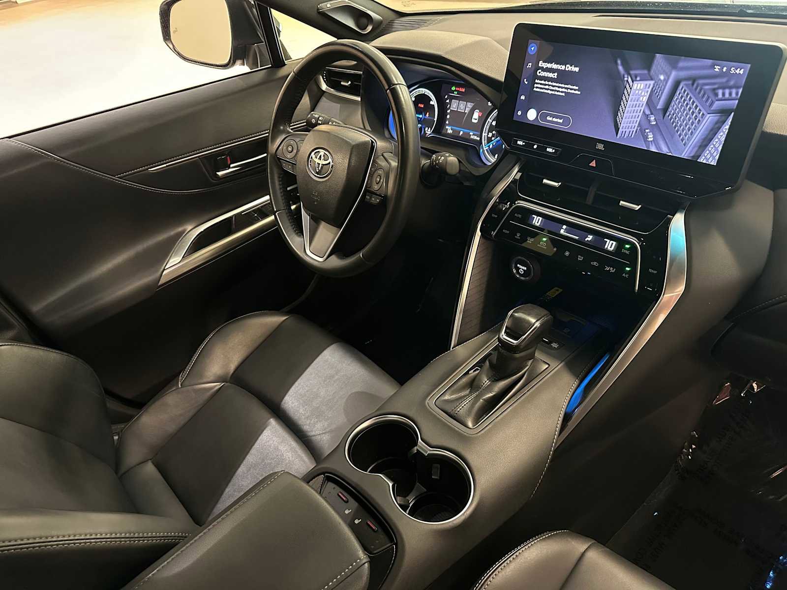 Certified 2024 Toyota Venza XLE AWD/4WD image 29