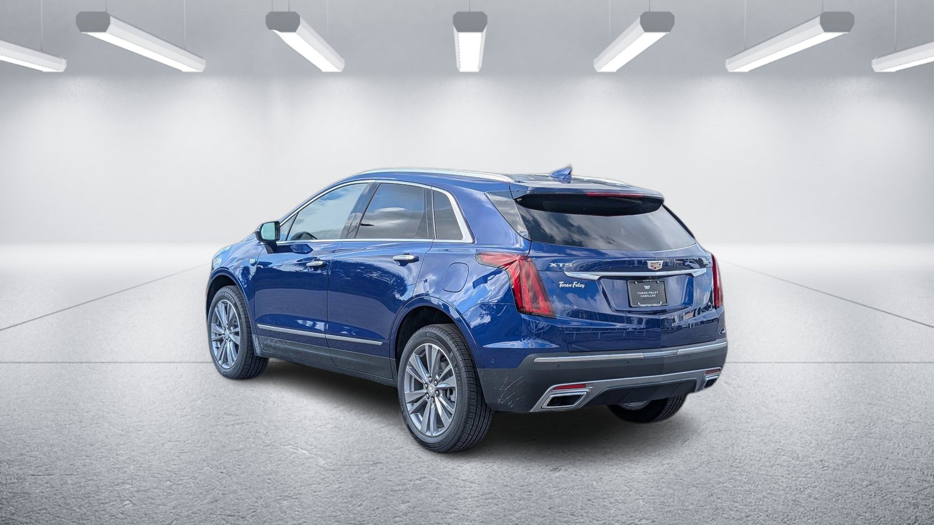 New 2026 Cadillac XT5 Premium Luxury w/ Driver Assist Package FWD image 3