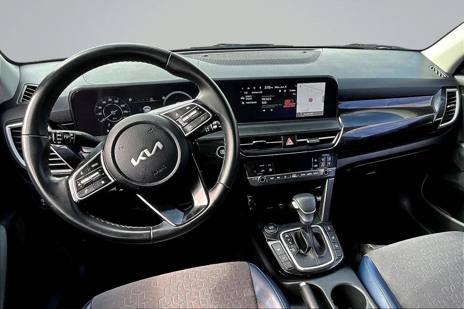 Used 2024 Kia Seltos S AWD/4WD image 8