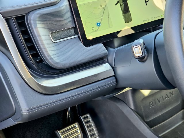 Used 2024 Rivian R1T Adventure Dual AWD/4WD image 17