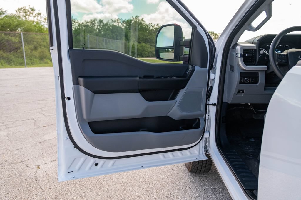 Certified 2025 Ford F250 XL AWD/4WD image 12