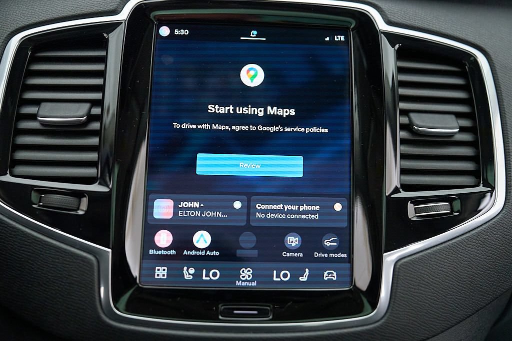 Certified 2025 Volvo XC90 B6 Plus AWD/4WD image 33