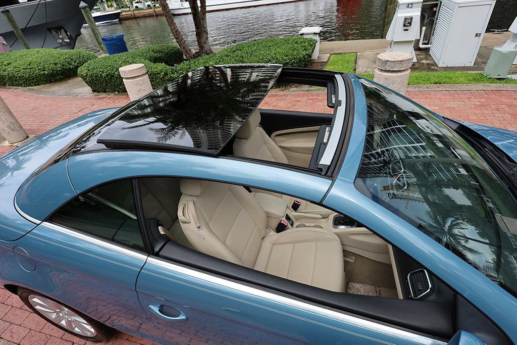 Used 2008 Volkswagen Eos 2.0T FWD image 28