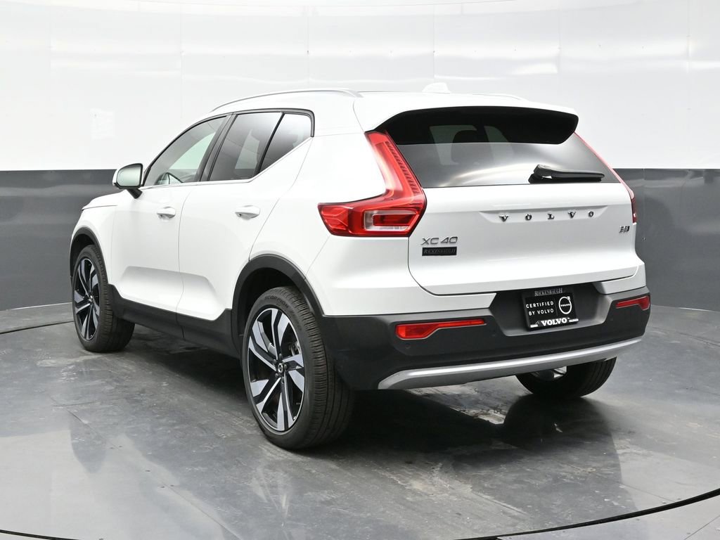 Used 2025 Volvo XC40 B5 Plus image 5