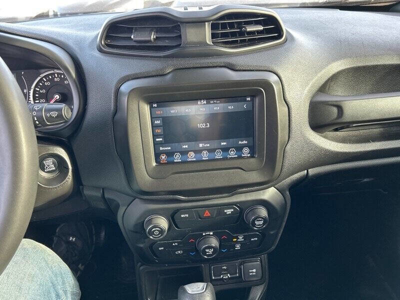 Used 2020 Jeep Renegade Latitude image 21