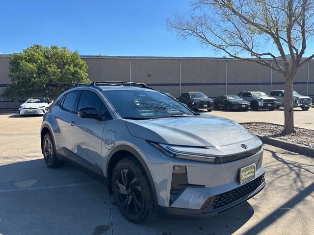 Used 2026 Toyota C-HR AWD/4WD image 3