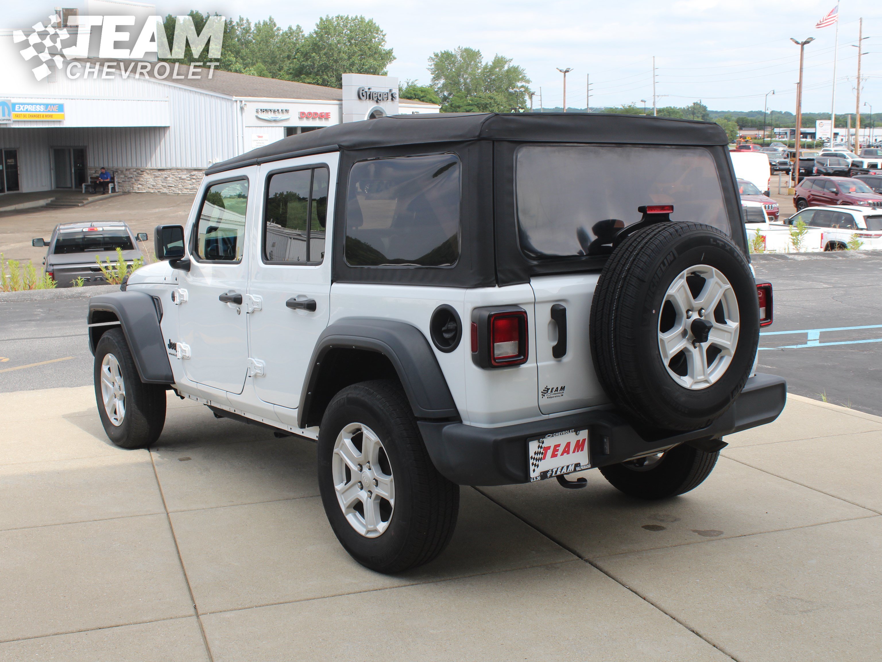 Used 2023 Jeep Wrangler Unlimited Sport AWD/4WD image 6