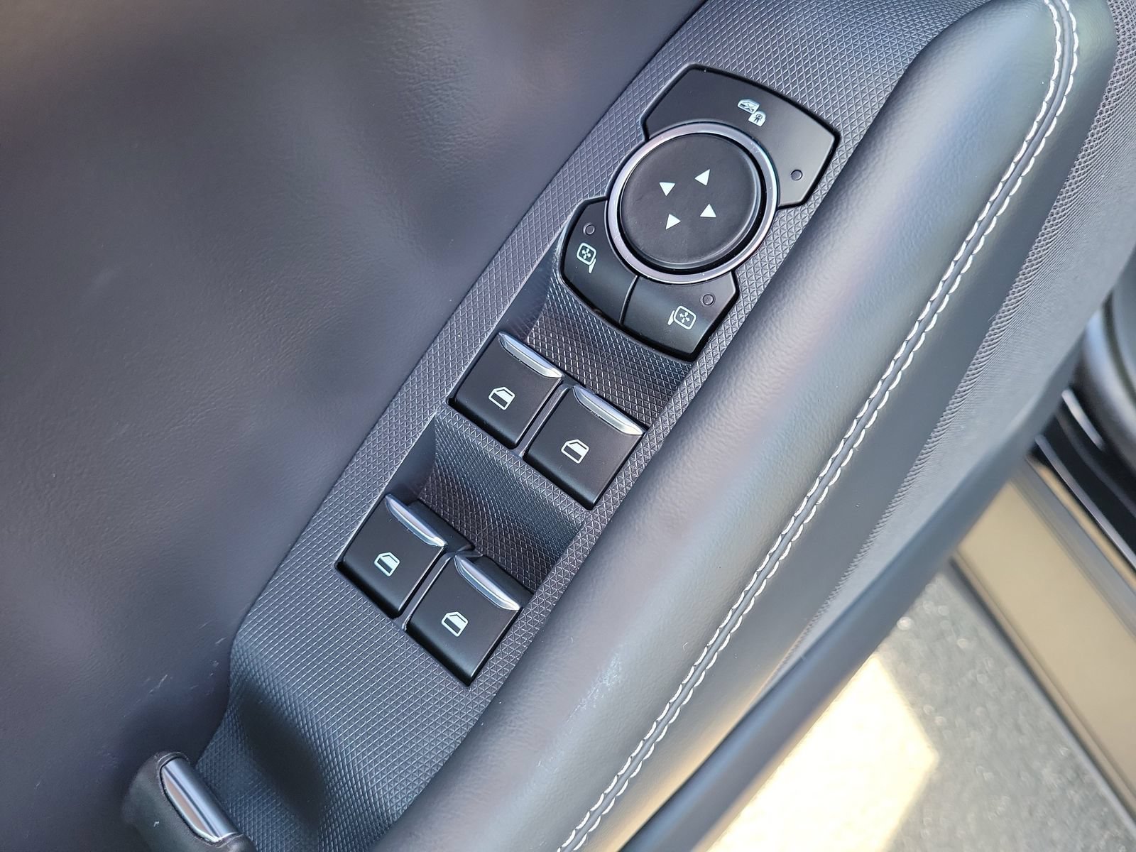 Certified 2025 Ford Mustang Mach-E Select RWD image 15