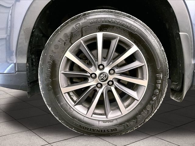 Used 2018 Toyota Highlander XLE AWD/4WD image 9
