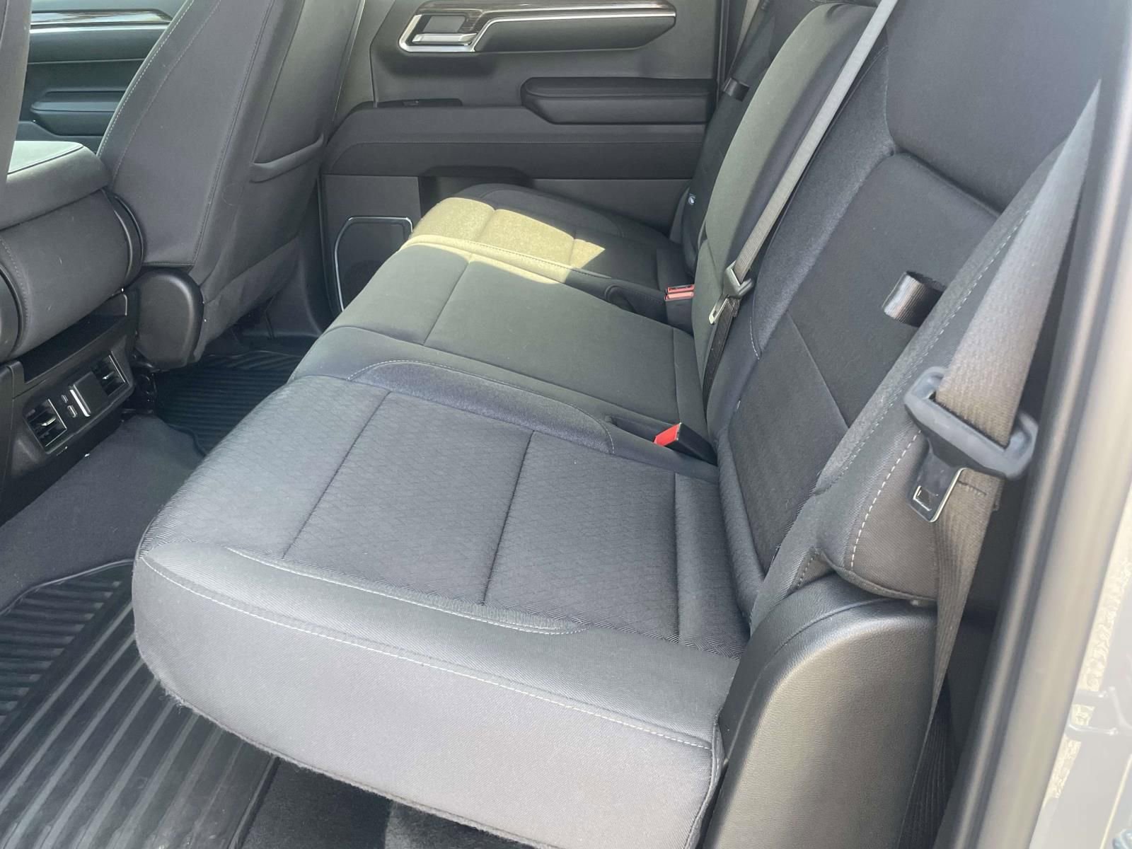 Used 2024 GMC Sierra 1500 Elevation image 13