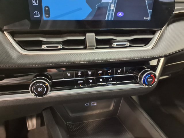 Used 2026 Chevrolet Equinox LT AWD/4WD image 14