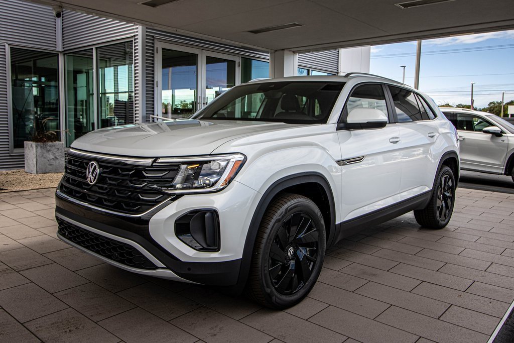 New 2026 Volkswagen Atlas Cross Sport SE image 11