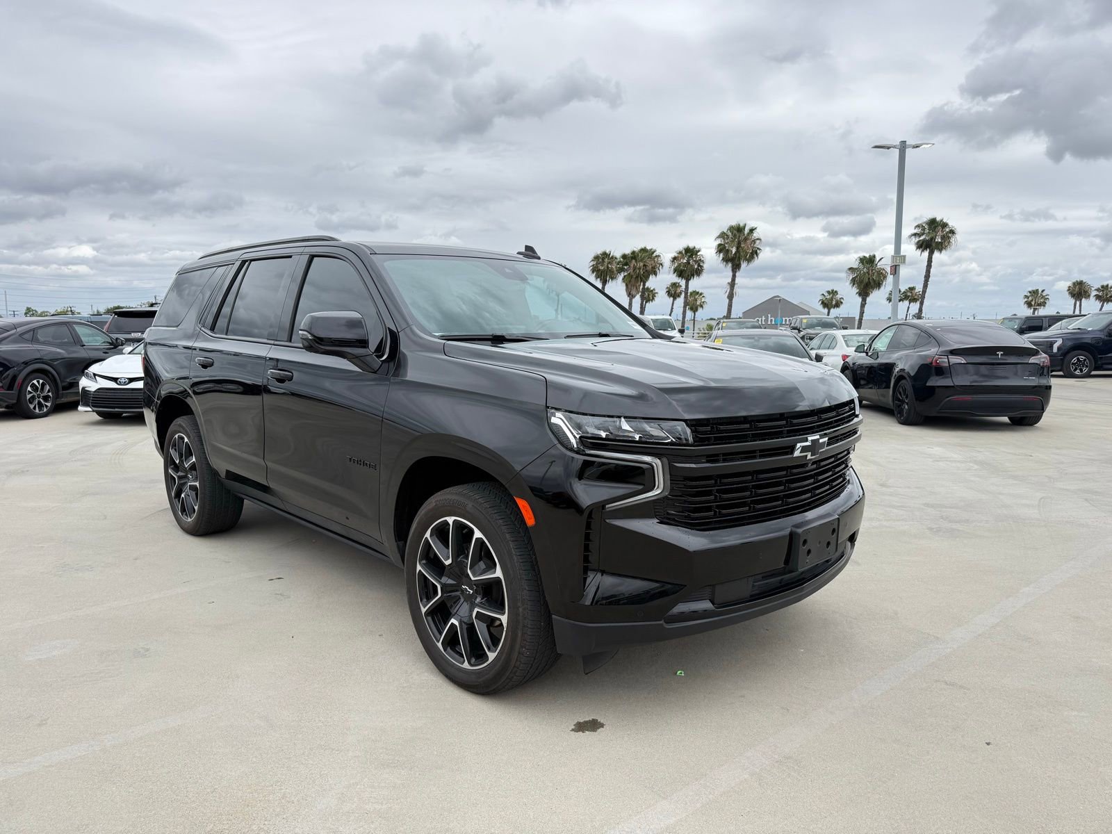 Used 2023 Chevrolet Tahoe RST w/ Luxury Package RWD image 4