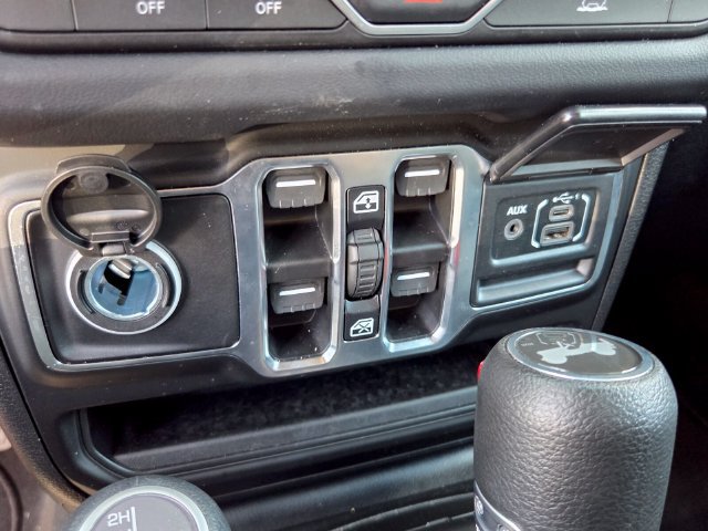 Used 2026 Jeep Wrangler Unlimited Sahara AWD/4WD image 27