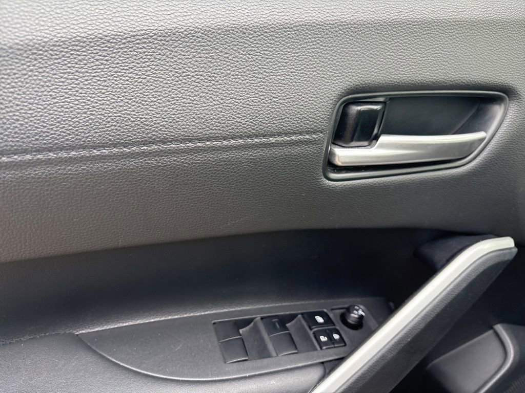 Used 2025 Toyota Corolla Cross XLE image 13