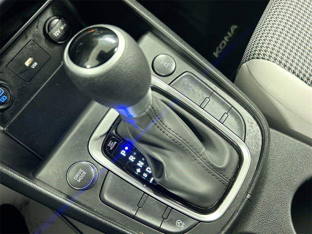 Used 2023 Hyundai Kona SE w/ Cargo Package image 17