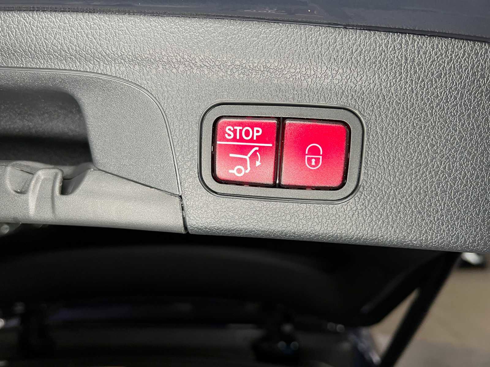 Used 2025 Mercedes-Benz GLE 450 4MATIC image 17