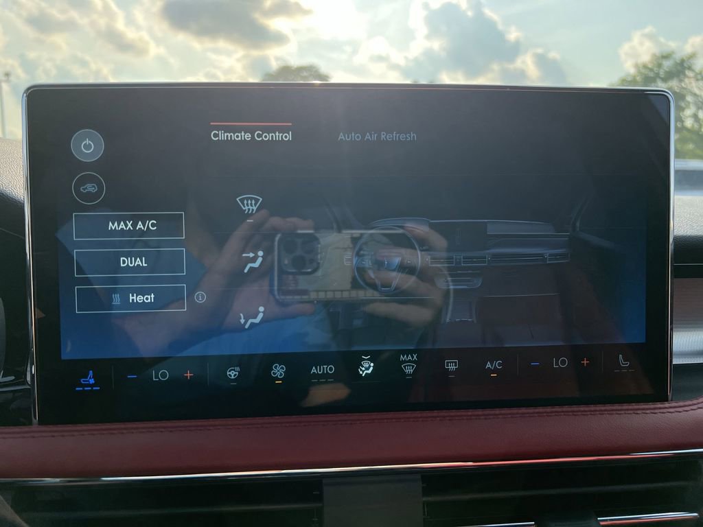 Used 2025 Lincoln Corsair Grand Touring w/ Equipment Group 302A image 17