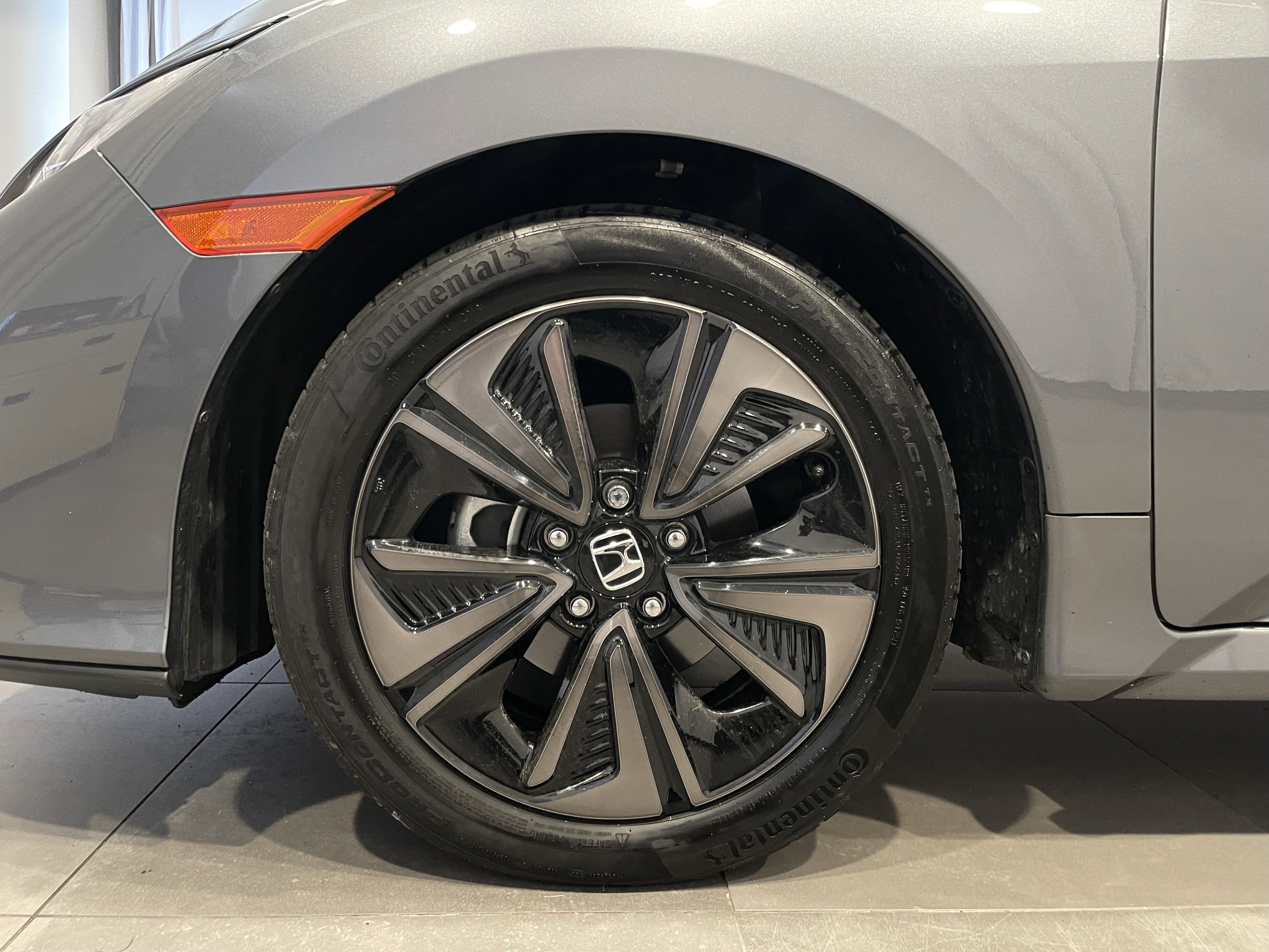 Used 2018 Honda Civic EX image 7