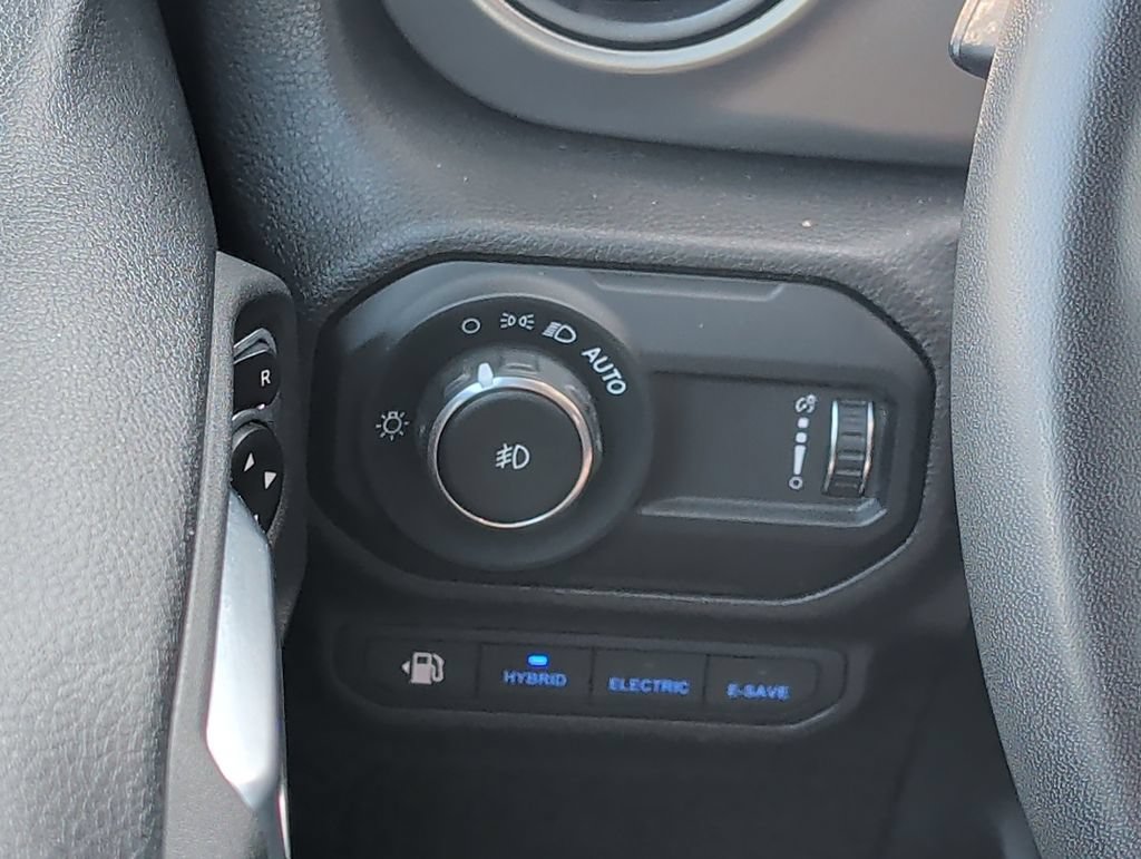 Used 2023 Jeep Wrangler Unlimited w/ Cold Weather Group AWD/4WD image 19