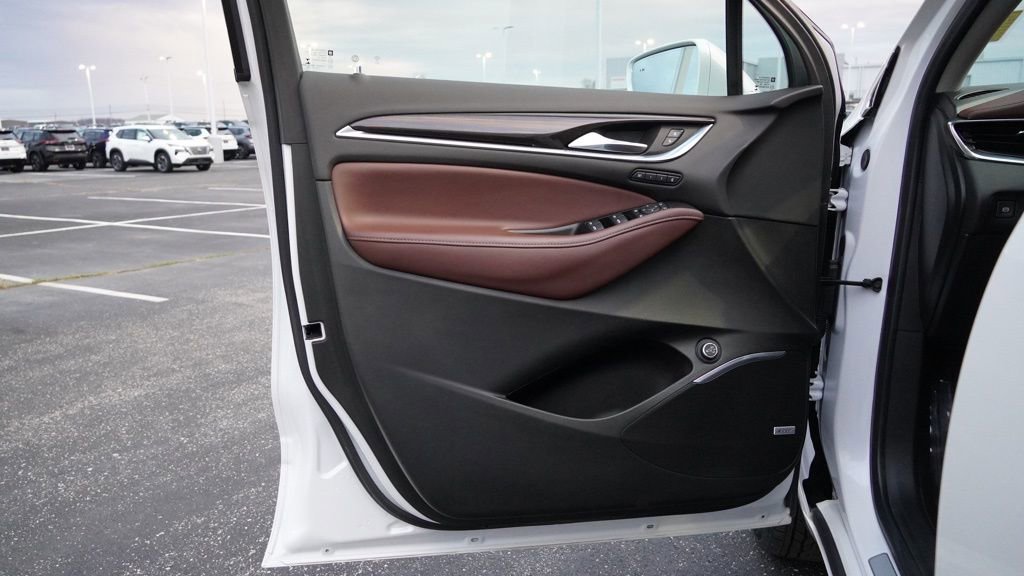 Used 2020 Buick Enclave Avenir w/ Avenir Technology Package image 13