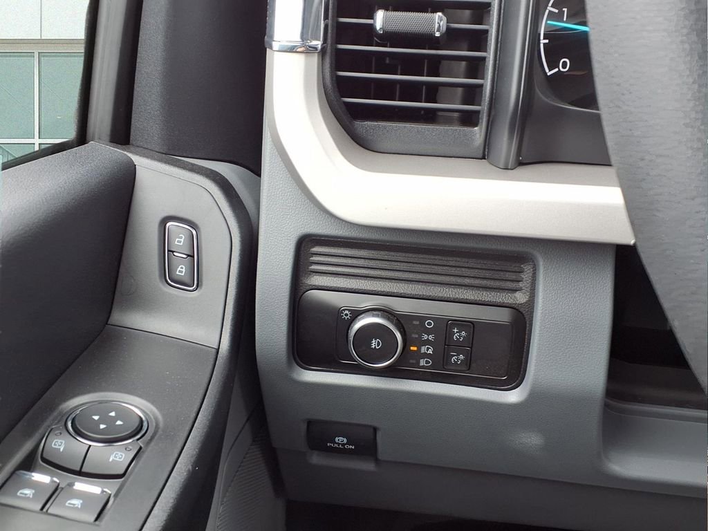 New 2025 Ford F550 4x4 Regular Cab Super Duty image 12